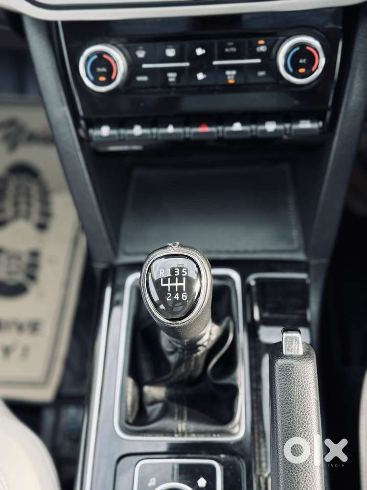 Mahindra Xuv700 2.2 Ax 7 Diesel Mt Str, 2023, Diesel