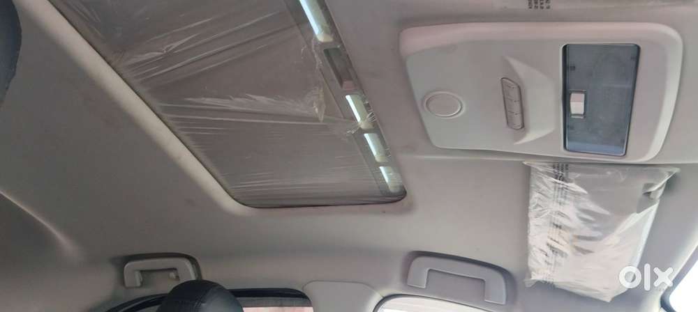 Tata Nexon Petrol 2022 Sunroof Variant 22000 Driven 1st Owner