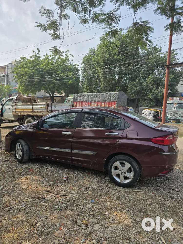 Honda City 1.5 V 2015