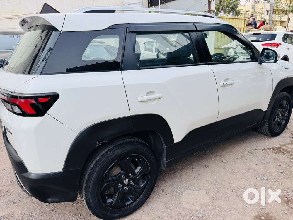 Maruti Suzuki Brezza 1.5 Zxi Smart Hybrid, 2022, Petrol