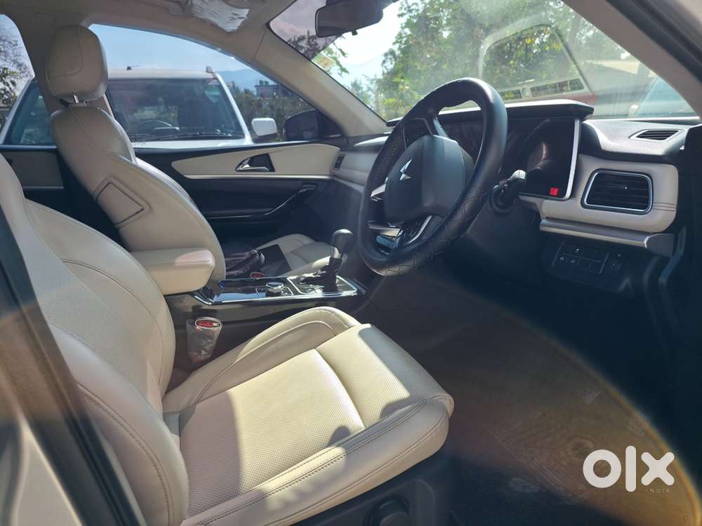 Mahindra Xuv700 2023 Diesel 30000 Km Driven