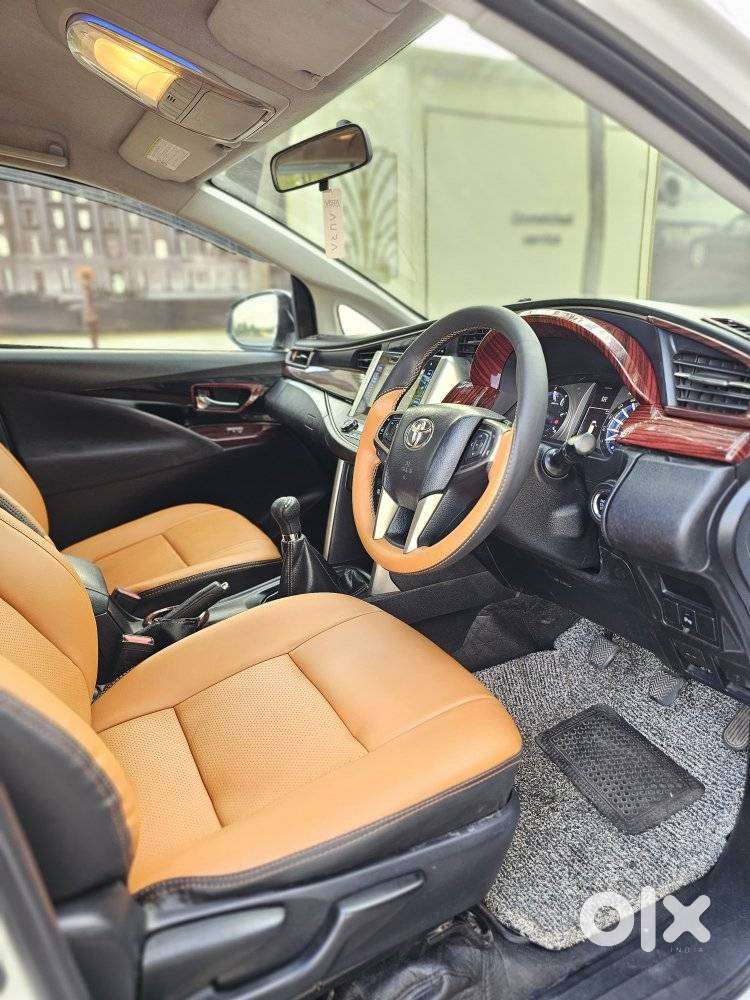 Toyota Innova Crysta 2.4 V 8 Str, 2016, Diesel