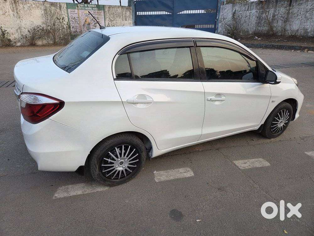 Honda Amaze 2nd Gen Vx, 2017, Petrol