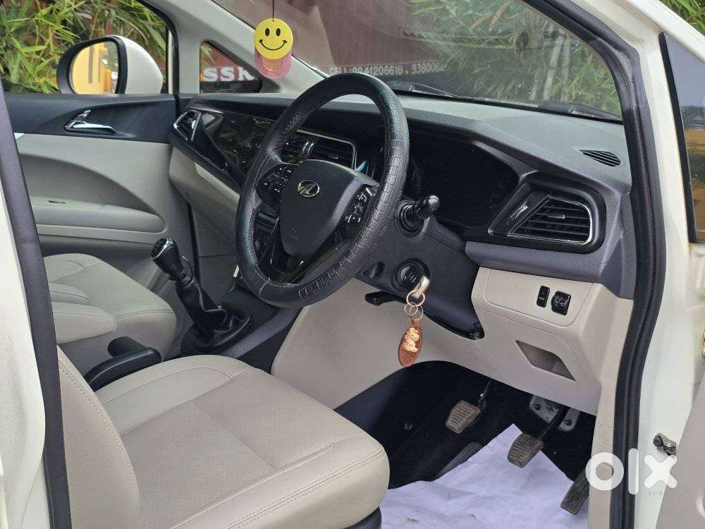 Mahindra Marazzo M8, 2019, Diesel