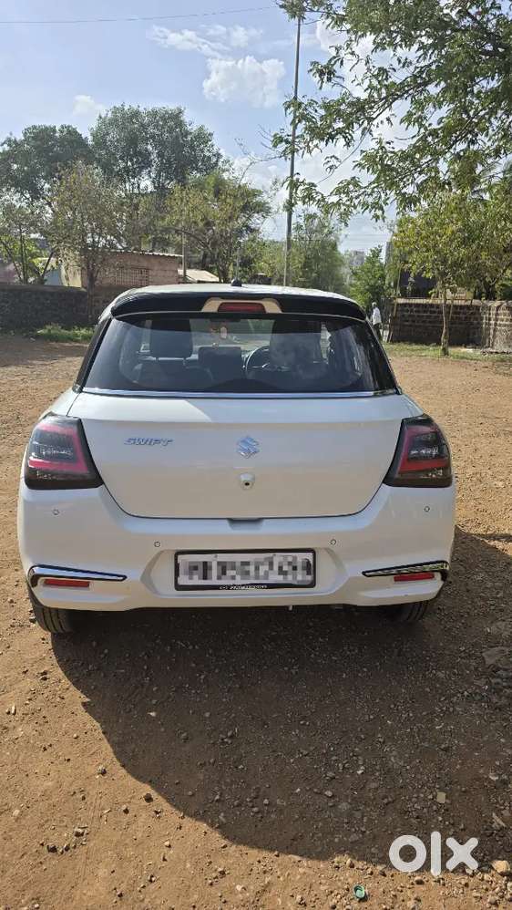 Maruti Swift Vxi (o)  2025 White Advertise By Owner