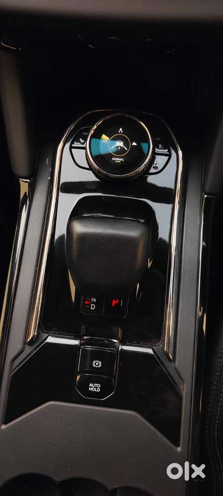 Tata Safari Adventure X Plus 7 Str Dark Edition At, 2024, Diesel