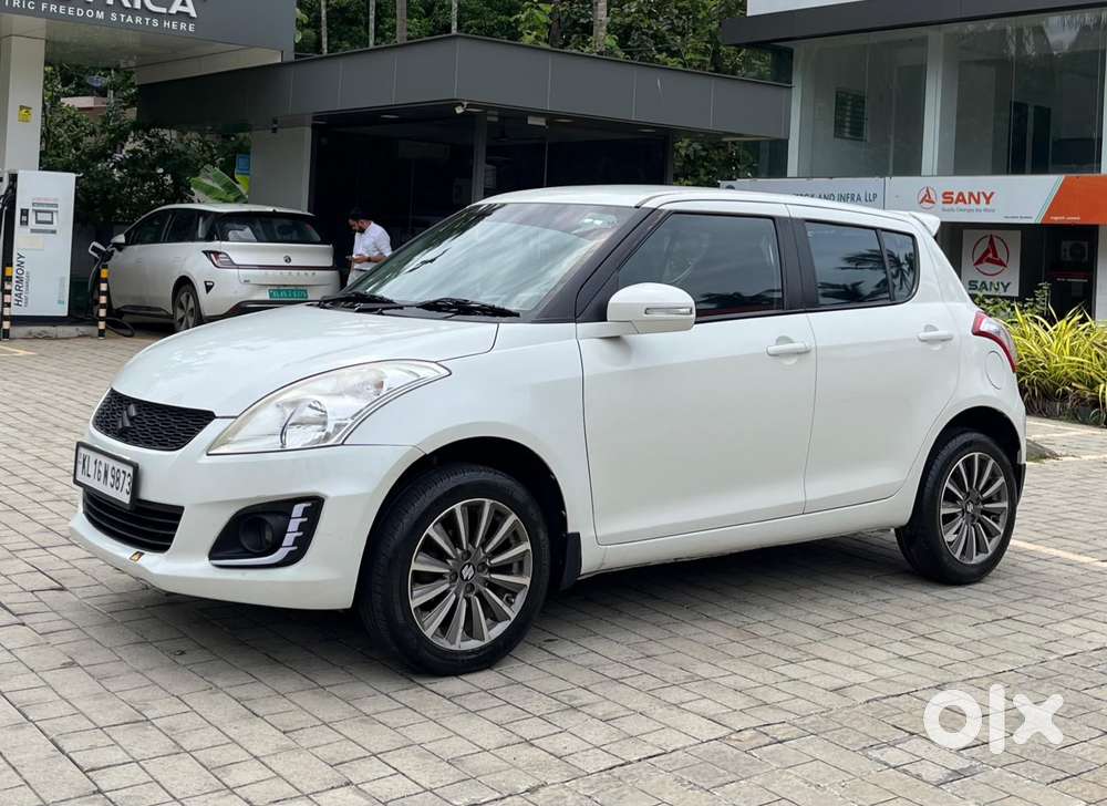 Maruti Suzuki Swift Vxi Abs Bsiv, 2015, Petrol
