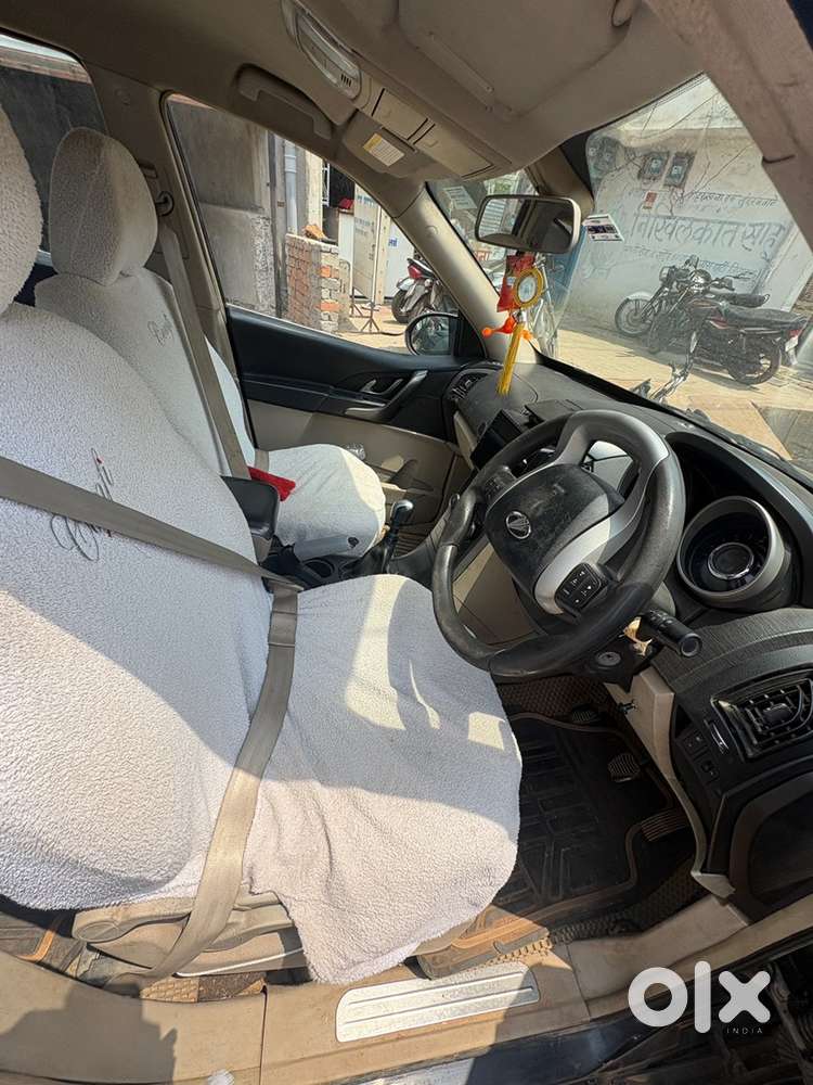 Mahindra Xuv500 2015