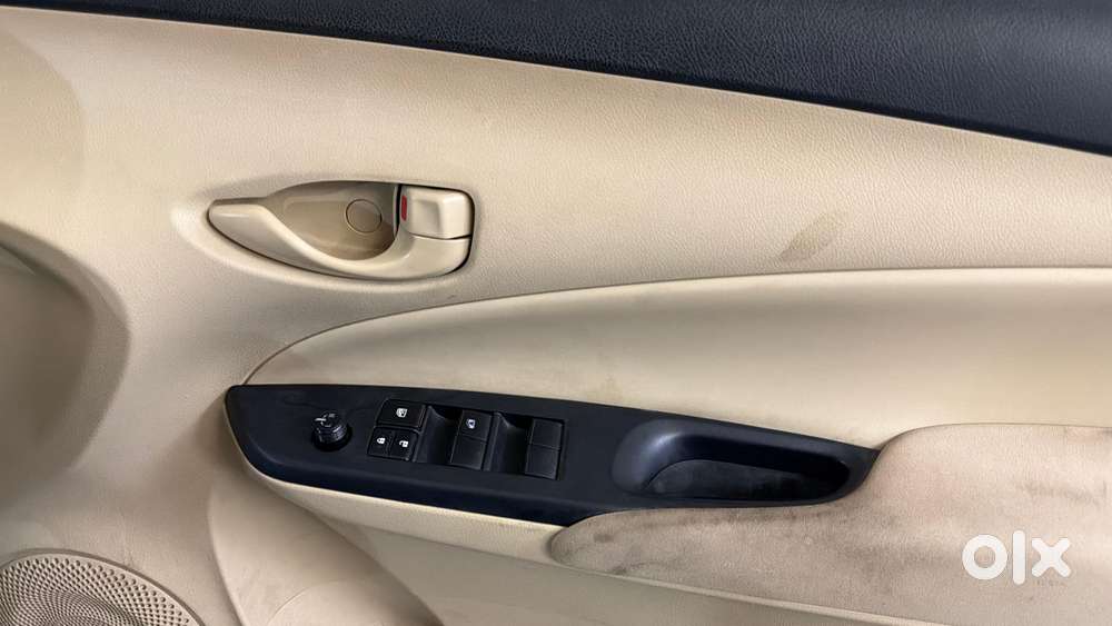 Toyota Yaris J Cvt, 2018, Petrol
