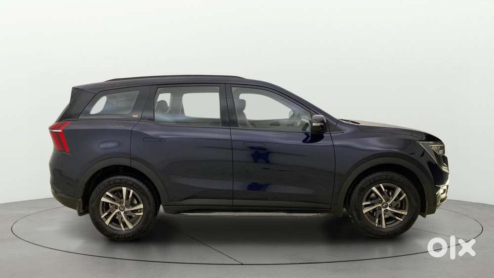 Mahindra Xuv700 2.0 Ax 5 Petrol At Str, 2023, Petrol