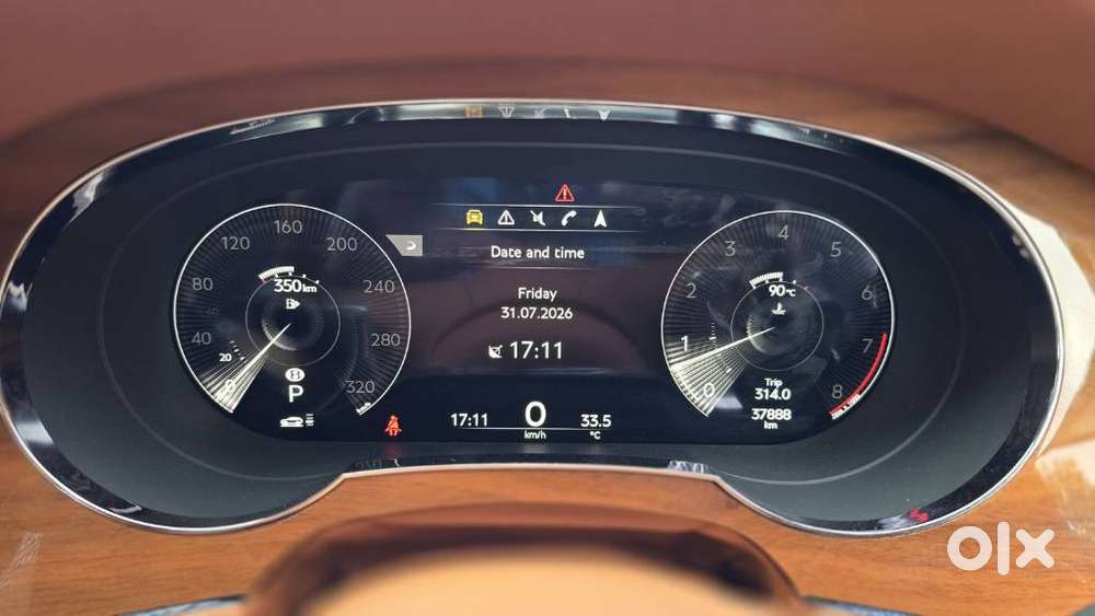 Bentley Bentayga V8 Petrol, 2023, Petrol