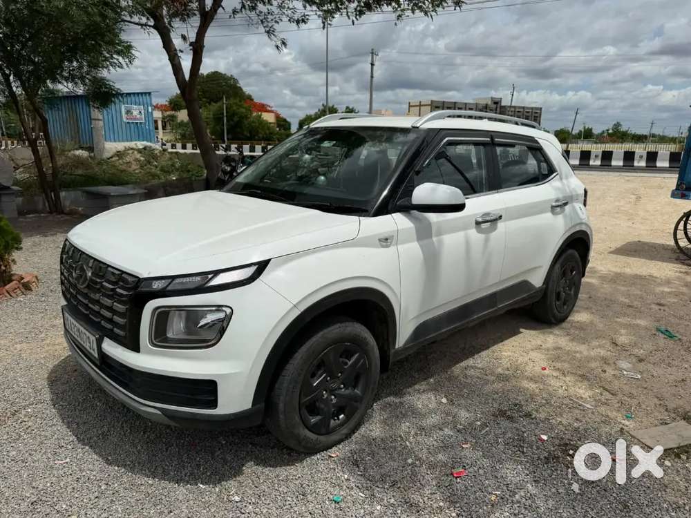 Hyundai Venue 2023 Petrol Good Condition