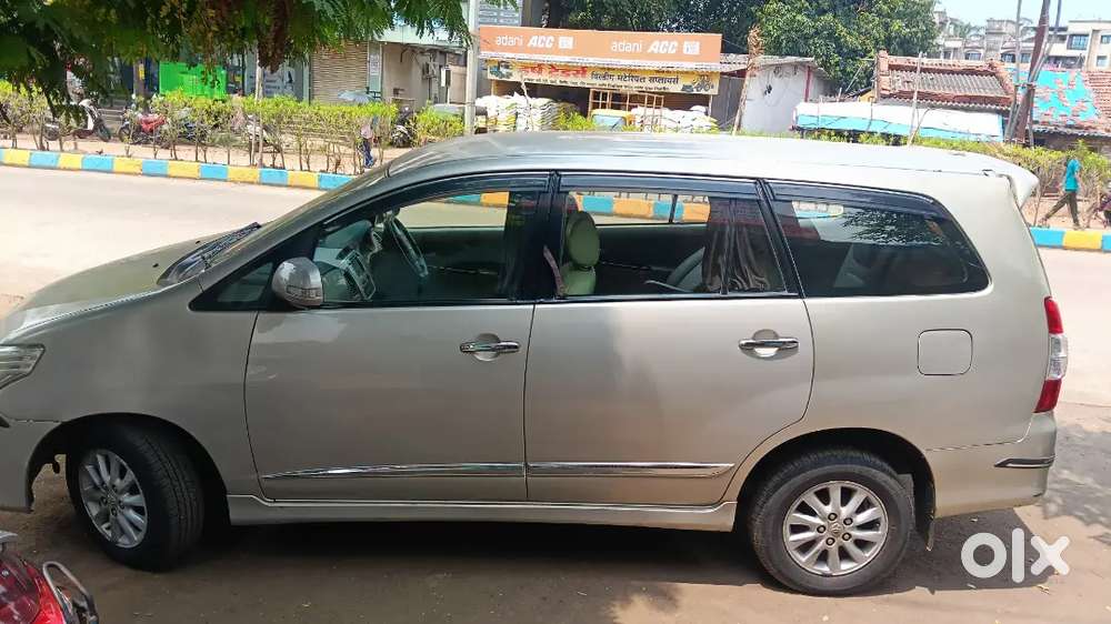 Toyota Innova 2.5 V 2013