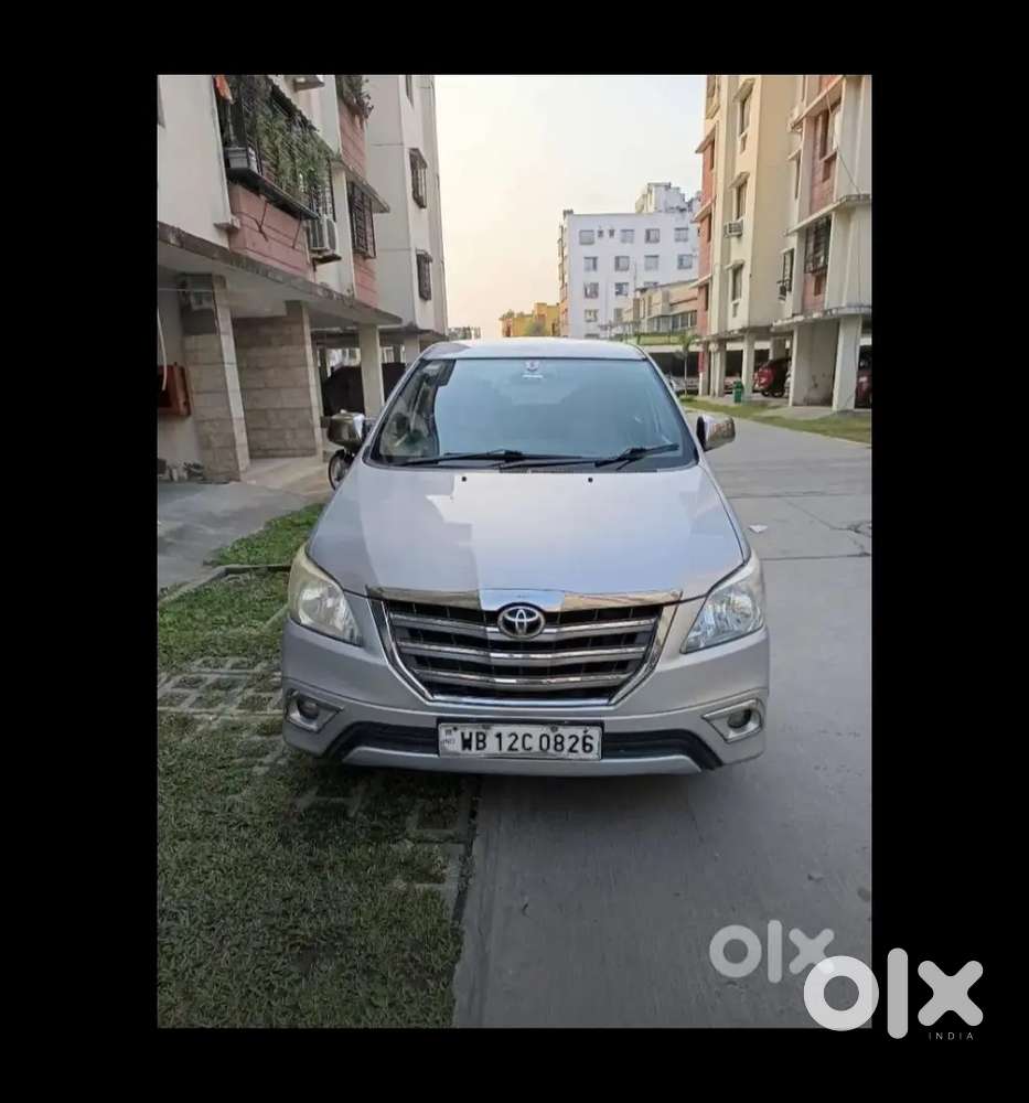 Toyota Innova Hycross 2012 Diesel 150000 Km Driven