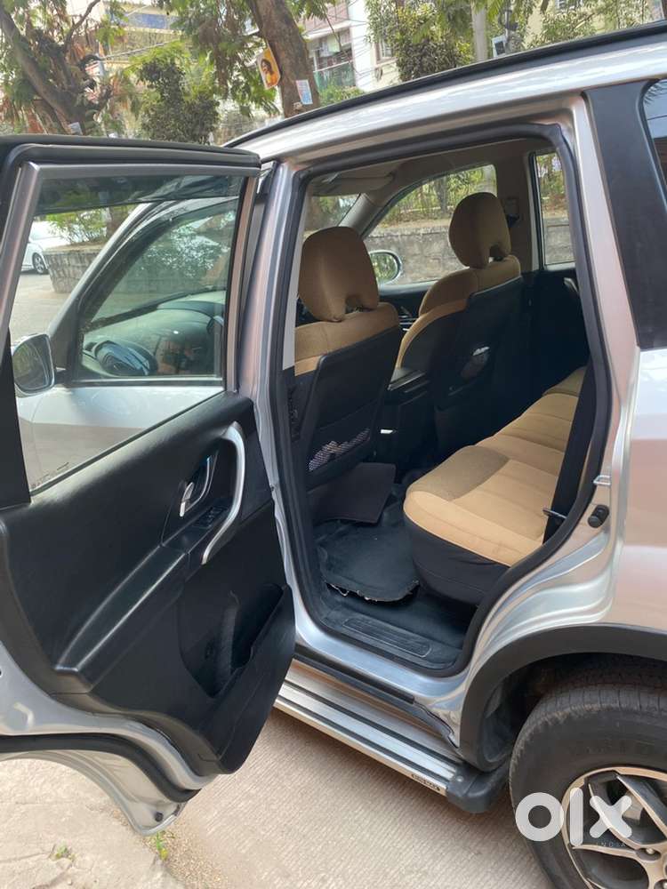 Mahindra Xuv500 2020 Diesel 68000 Km Driven