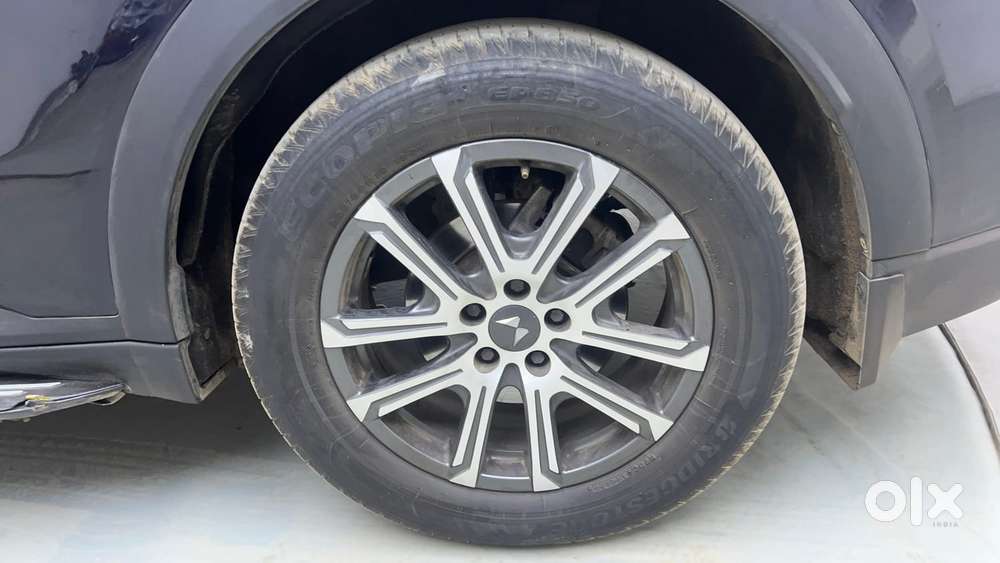 Mahindra Xuv700 2.2 Ax 7 Diesel At Str, 2023, Diesel