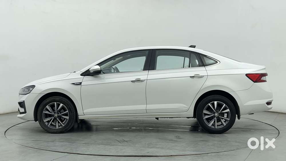 Skoda Slavia Style (non-sunroof), 2022, Petrol