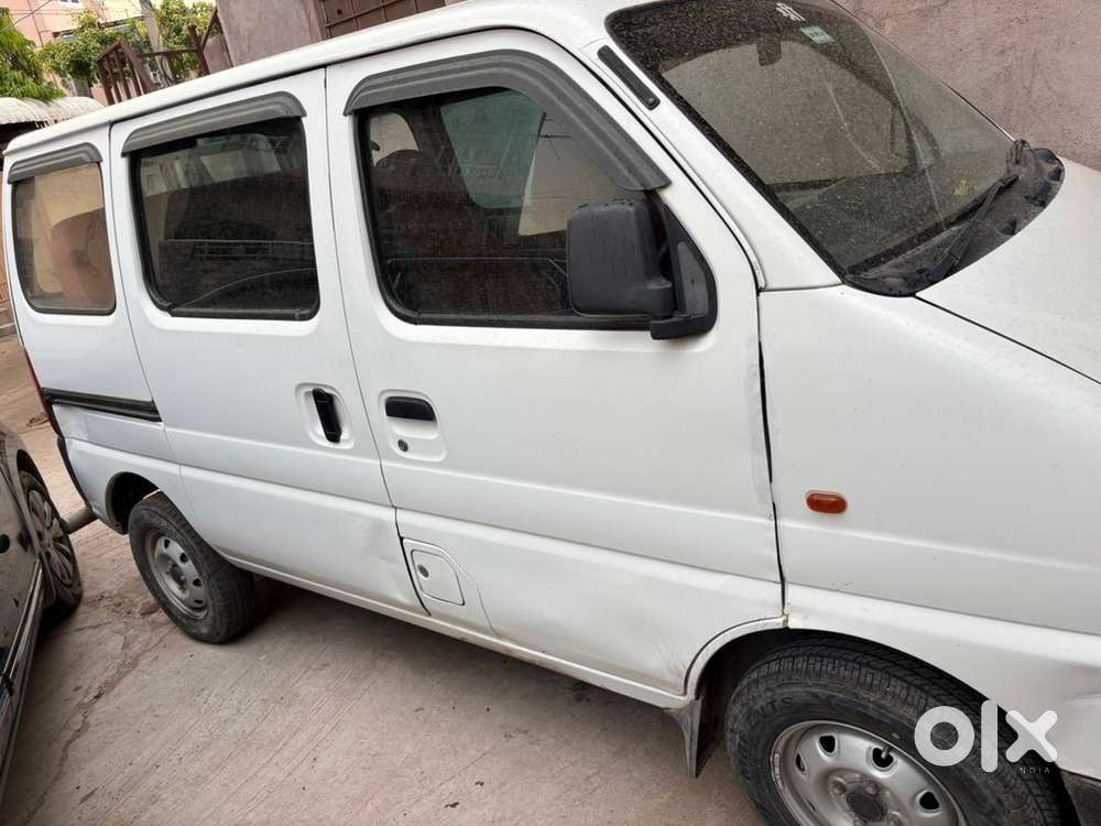 Maruti Suzuki Eeco 2015 Petrol Well Maintained