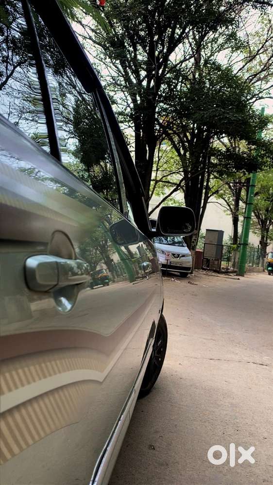 Toyota Innova Petrol 2005