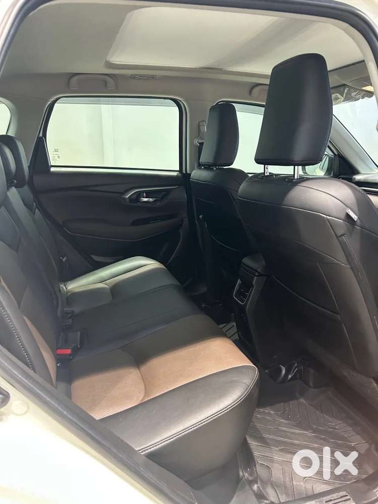 Toyota Urban Cruiser Hyryder 1.5 V Hybrid, 2025, Petrol