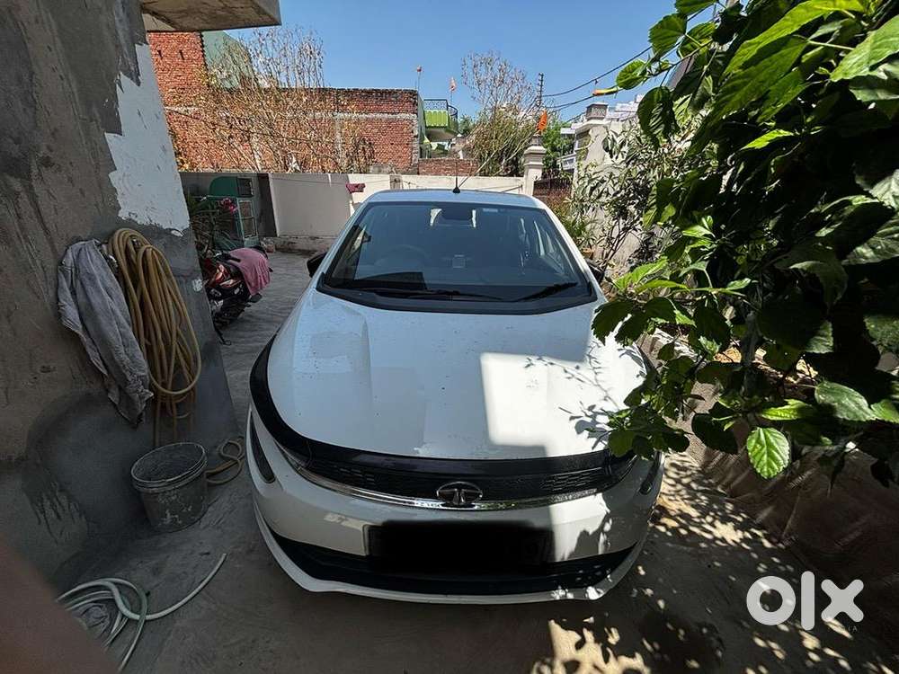 Tata Altroz 2022 Petrol Well Maintained Only 22000 Km Driven