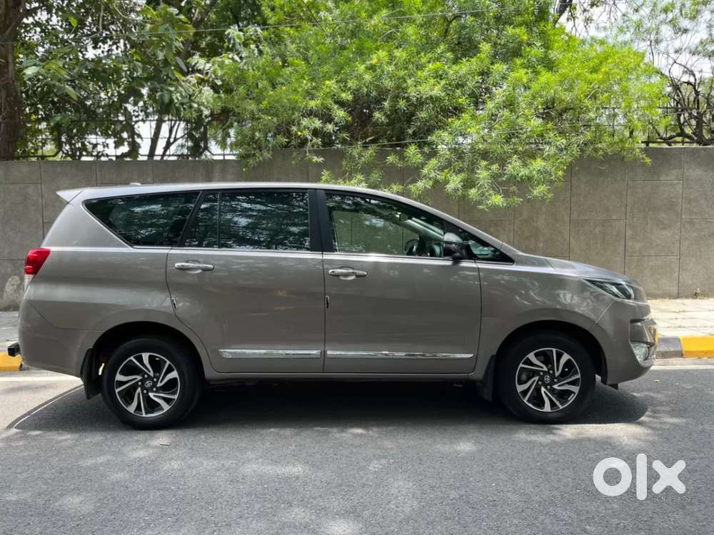 Toyota Innova Crysta [2020-ongoing] 2.4 Vx 8 Str, 2024, Diesel