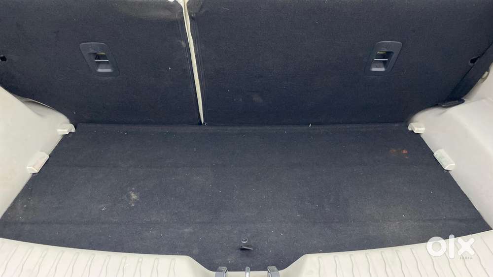 Mahindra Xuv300 W8 Option, 2023, Petrol
