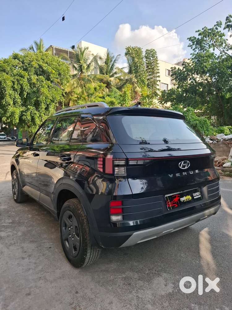 Hyundai Venue 1.2 S (O), 2025, Petrol