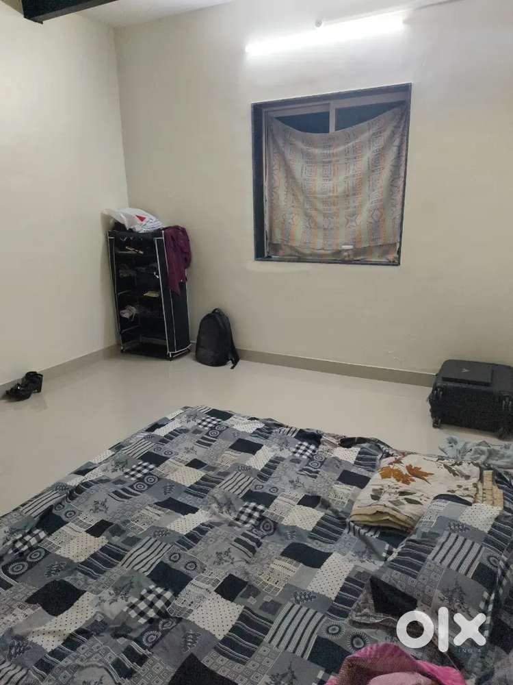 Female Roommate Required