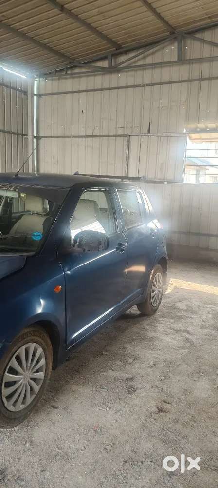 Maruti Suzuki Swift 2006 Petrol 65000 Km Driven