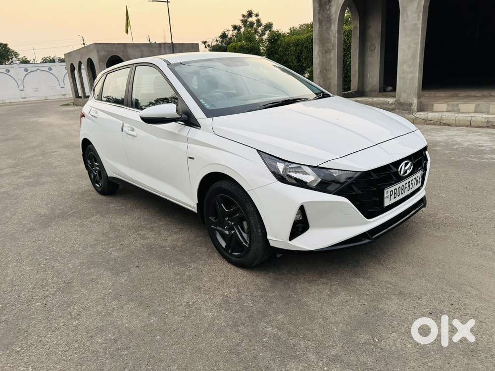 Hyundai I20 Sportz 1.2 Ivt, 2023, Petrol