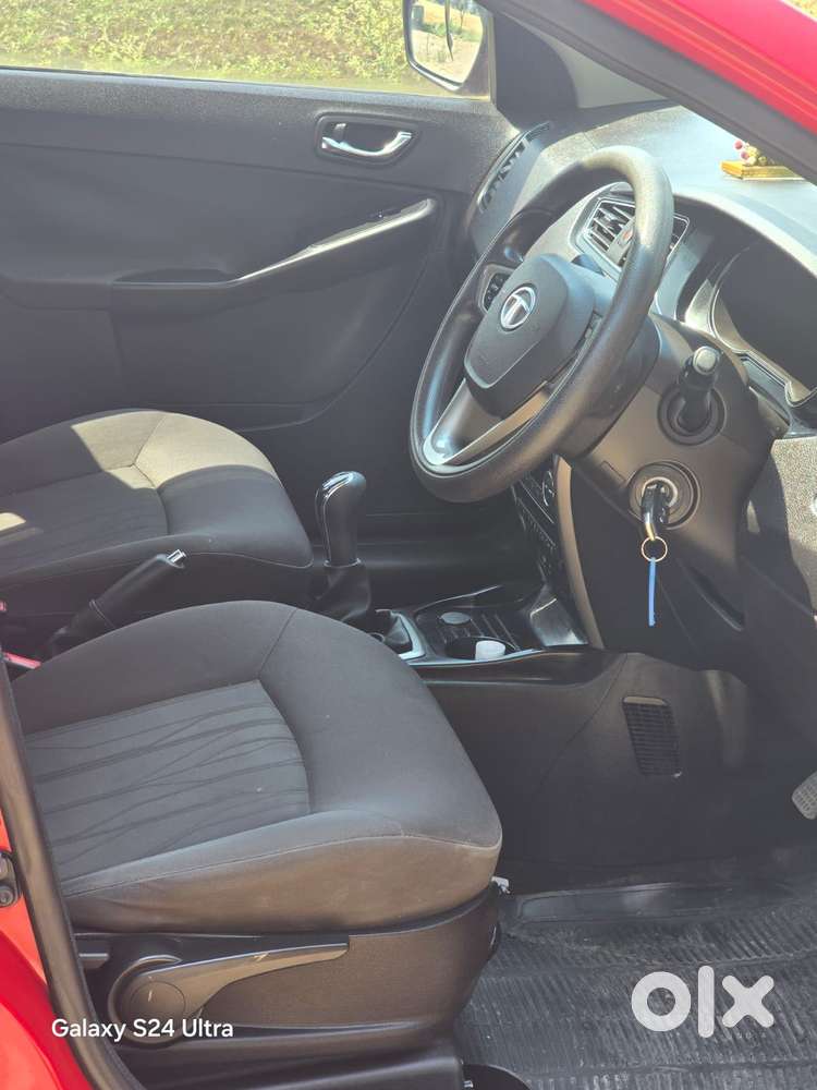 Tata Bolt Revotron Xt, 2015, Petrol