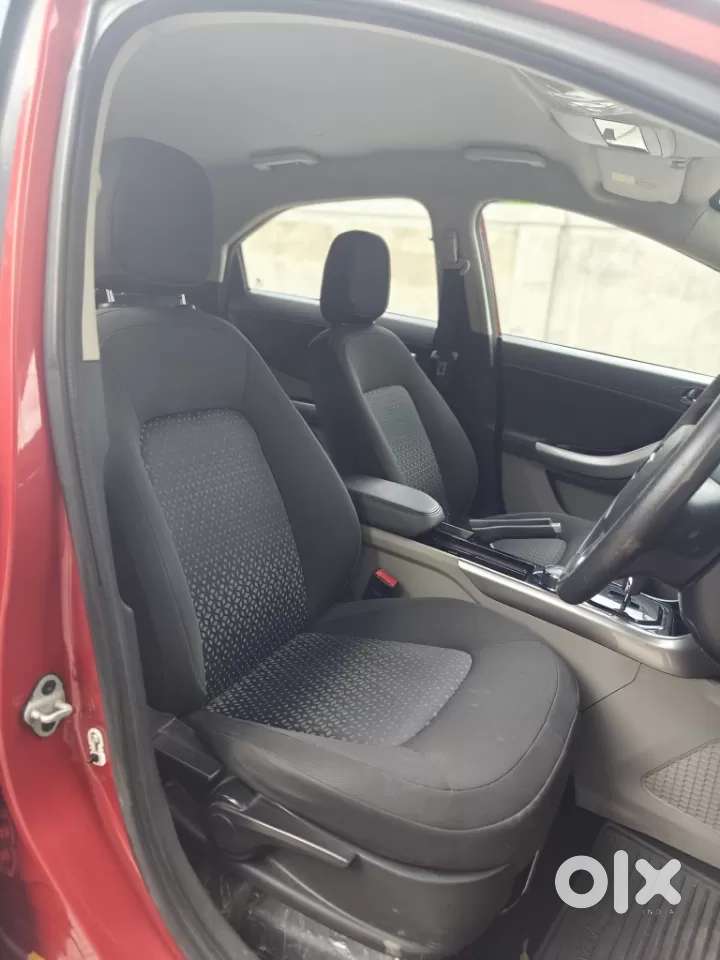 Tata Nexon 1.2 Revotron Xza Plus, 2018, Petrol