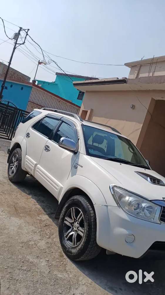 Toyota Fortuner 2010 Diesel 247000 Km Driven