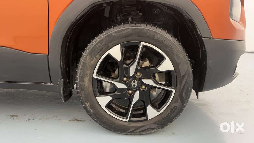 Tata Punch 1.2 Revotron Creative Dual Tone, 2023, Petrol