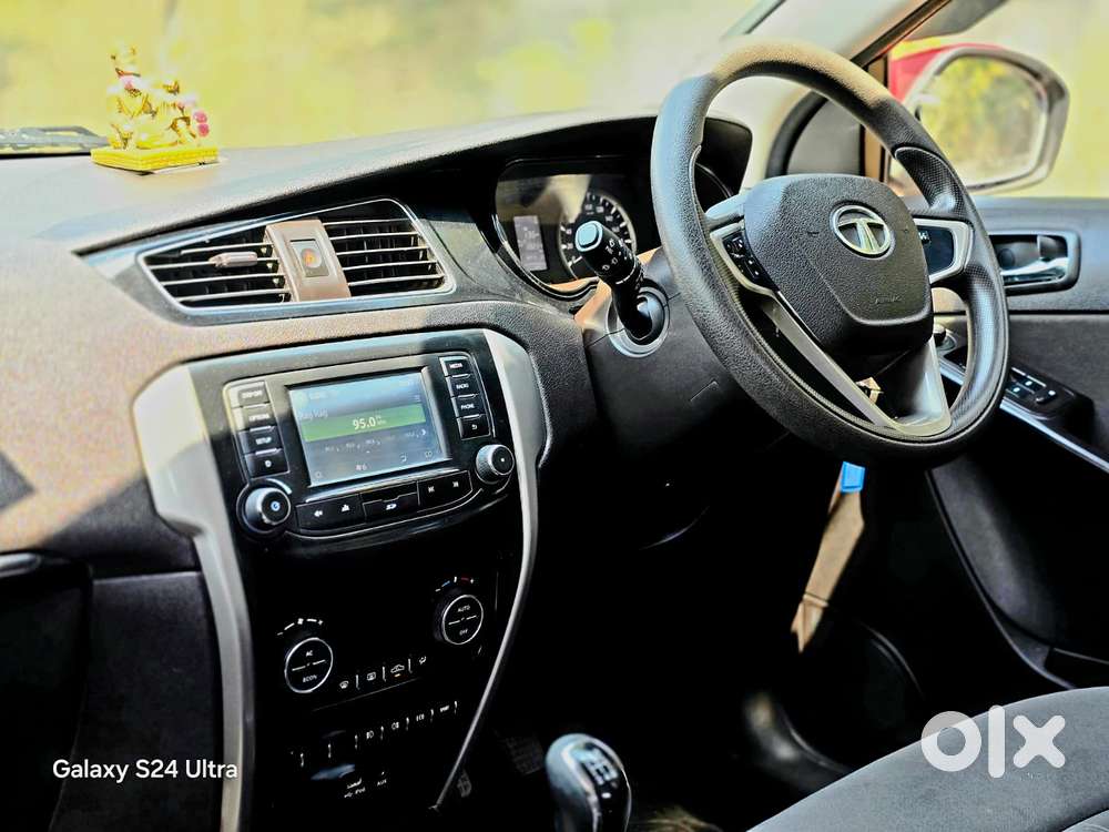 Tata Bolt Revotron Xt, 2015, Petrol