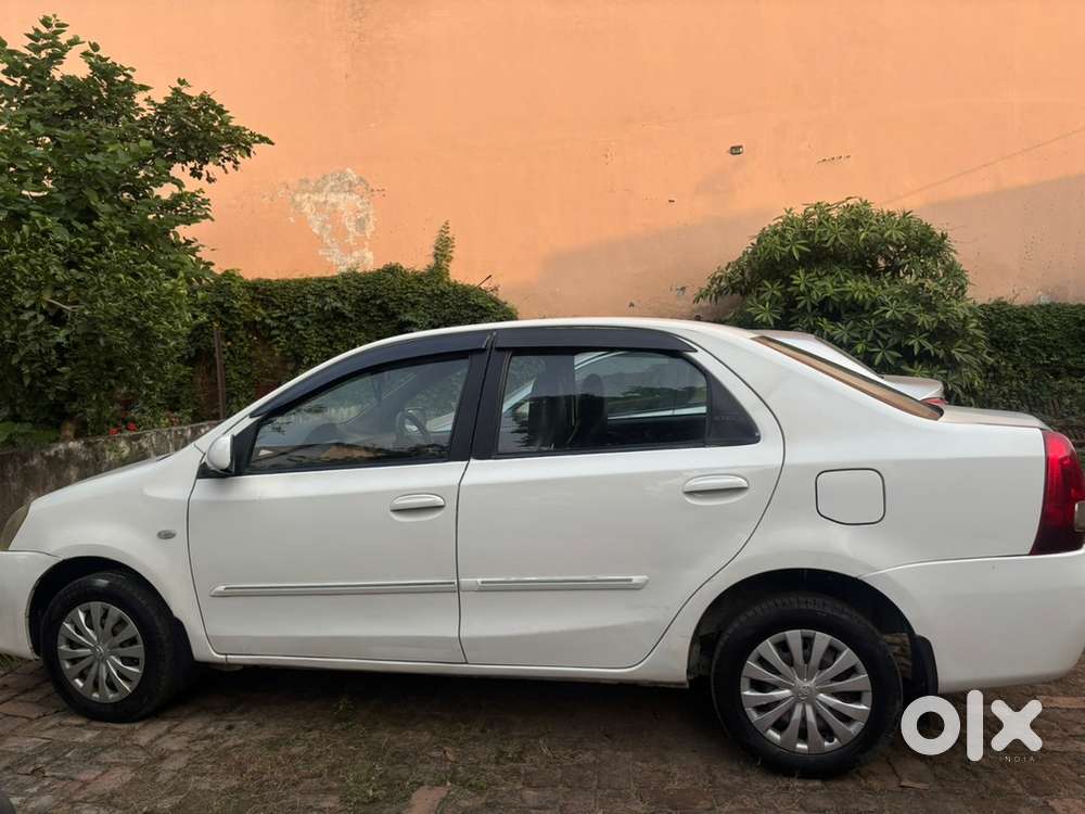 Toyota Etios 1.5 Petrol Manual 2012