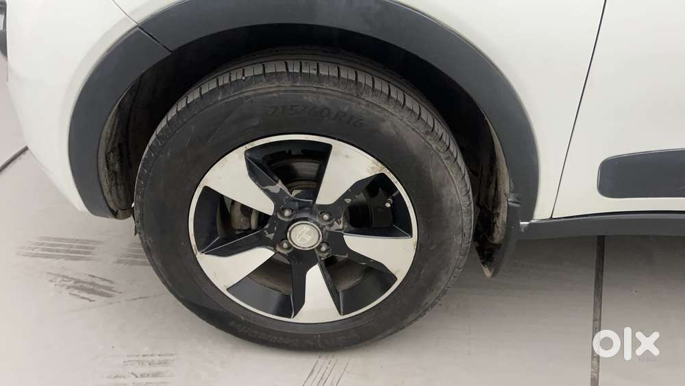 Tata Nexon Amt Xza Plus, 2018, Petrol