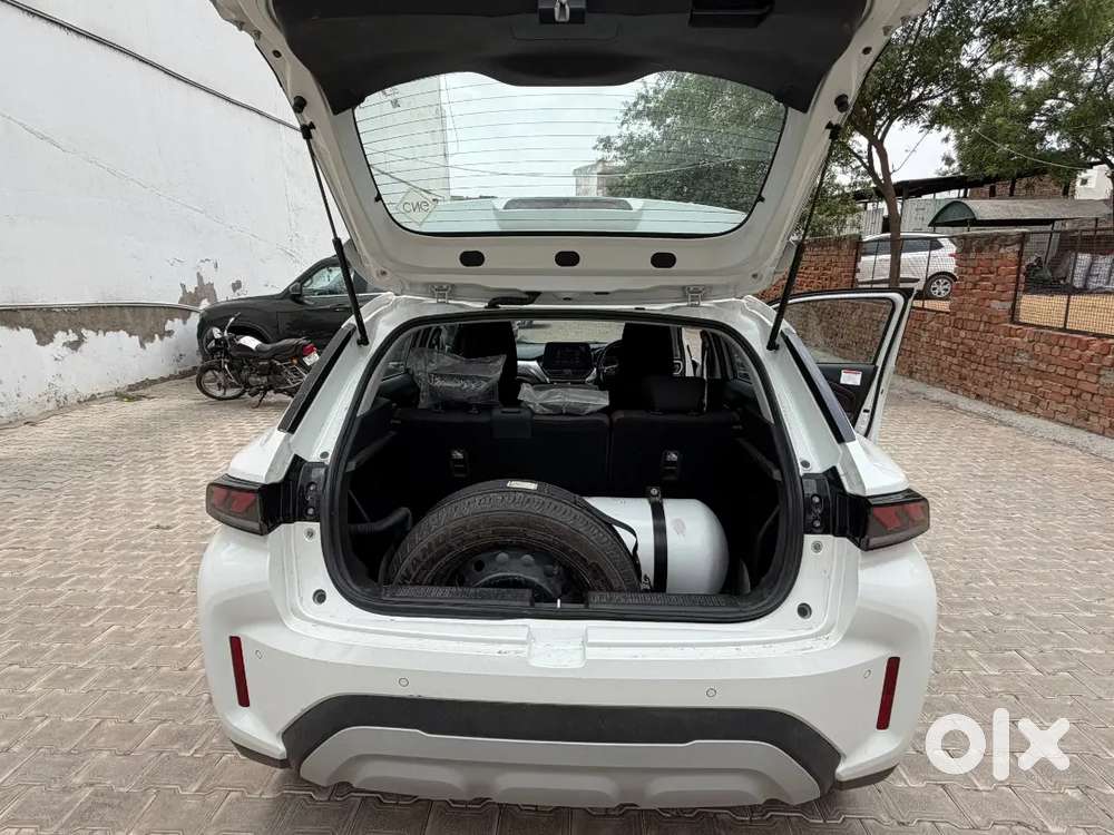 Maruti Suzuki Fronx 2024 Cng & Hybrids 15900 Km Driven