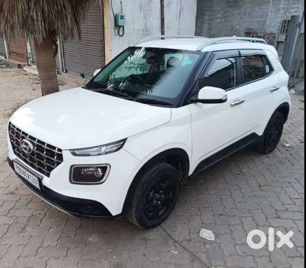 Hyundai Venue 1.2 S Plus, 2022, Petrol
