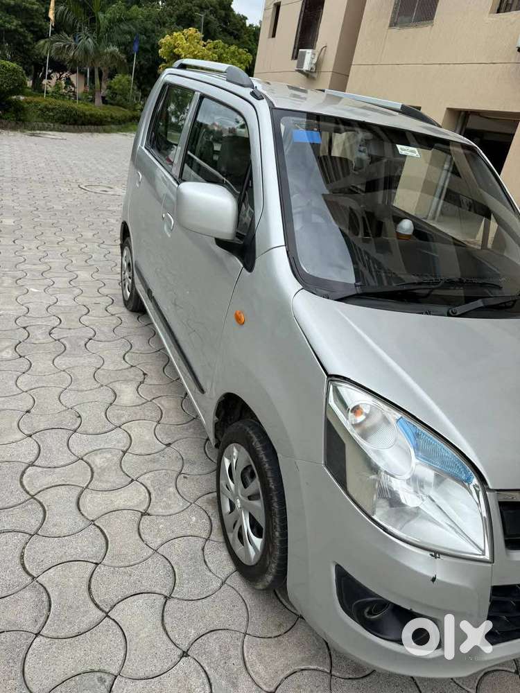 Maruti Suzuki Wagon R Vxi Amt1.2, 2017, Petrol