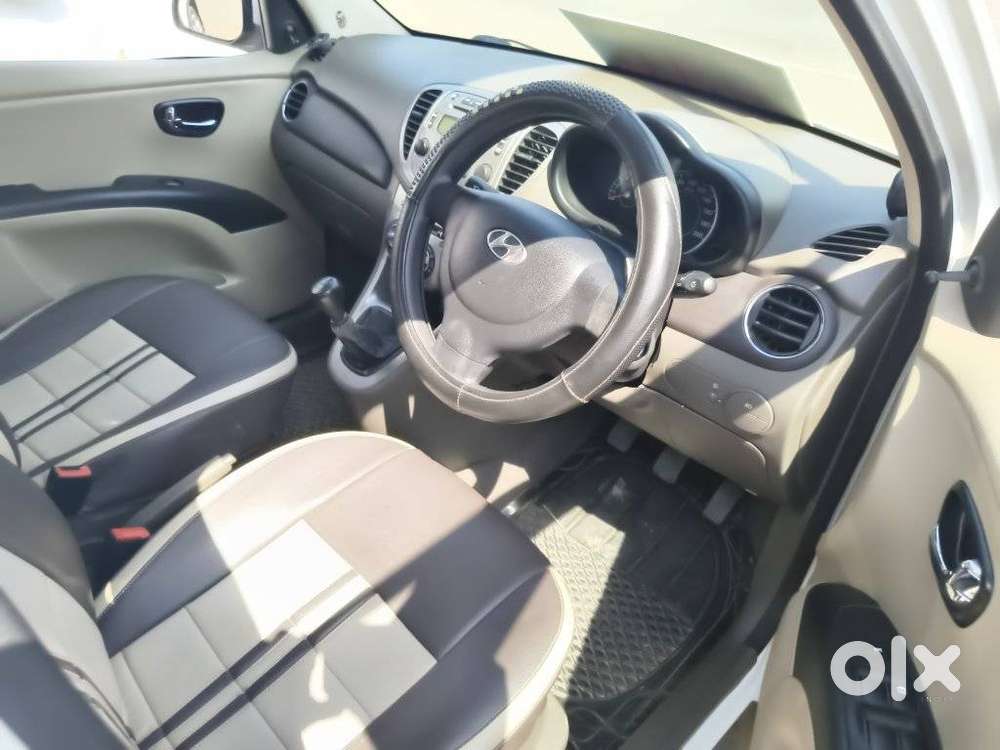 Hyundai I10 Sportz, 2017, Petrol