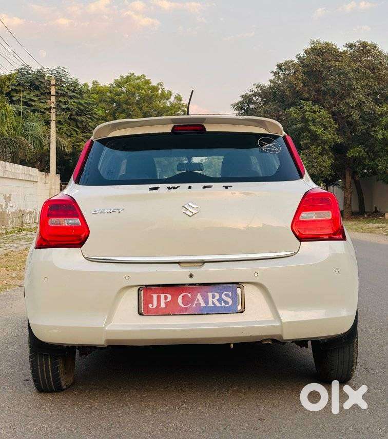 Maruti Suzuki Swift Vxi + Manual, 2022, Petrol