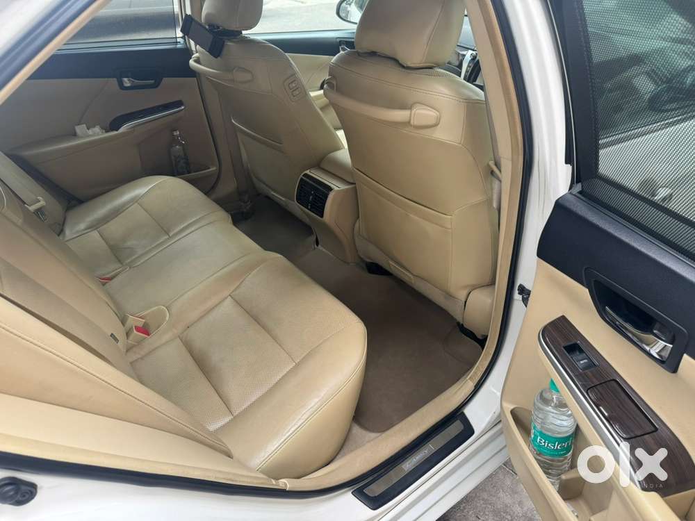 Toyota Camry 2016 Hybrid, Well Maintained