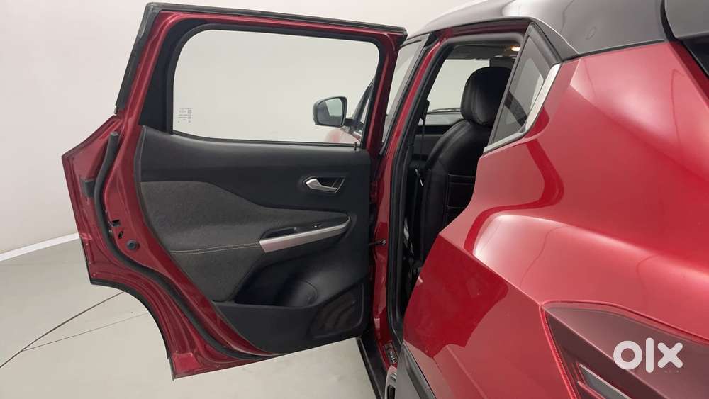 Nissan Magnite 1.0 Xv Premium Dual Tone, 2021, Petrol