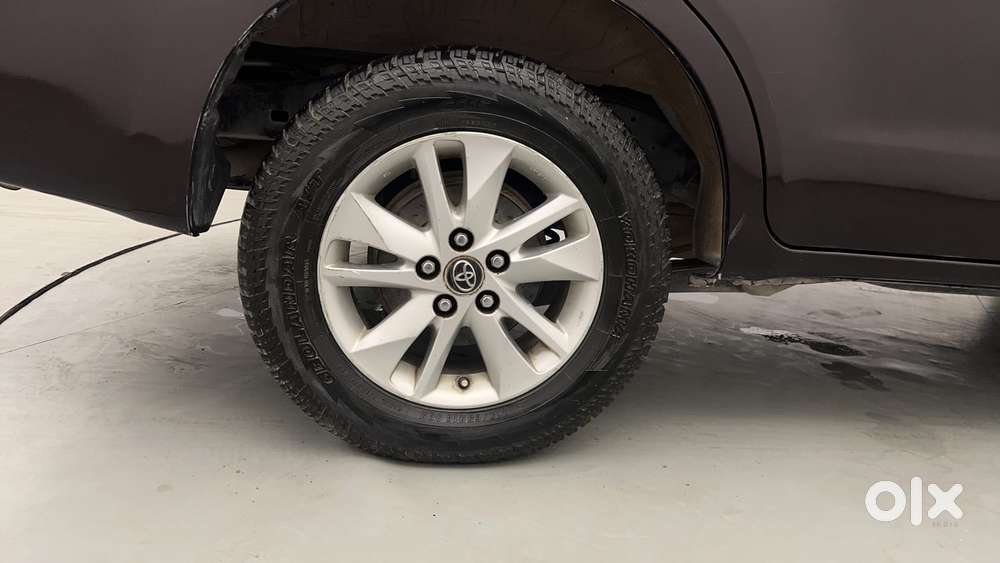 Toyota Innova Crysta 2.8 Gx At 8s, 2016, Diesel