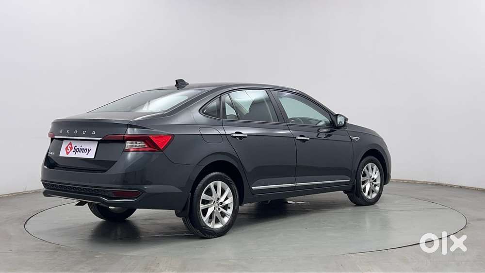 Skoda Slavia Ambition 1.0l Tsi At, 2023, Petrol