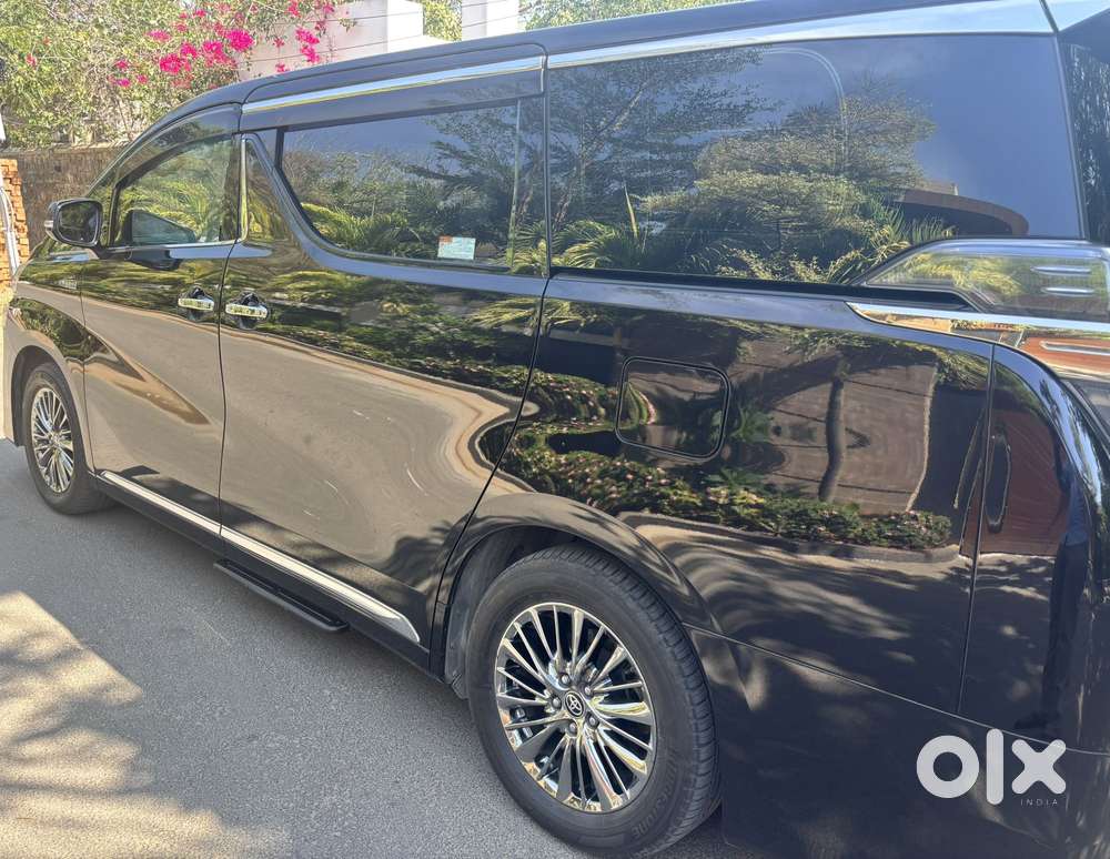 Toyota Vellfire Vip – Executive Lounge, 2022, Cng & Hybrids