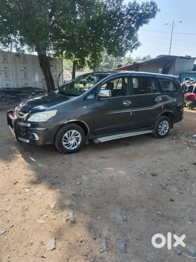 Toyota Innova 2015