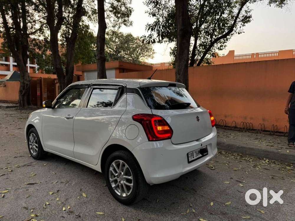 Maruti Suzuki Swift 1.3 Zxi, 2023, Petrol